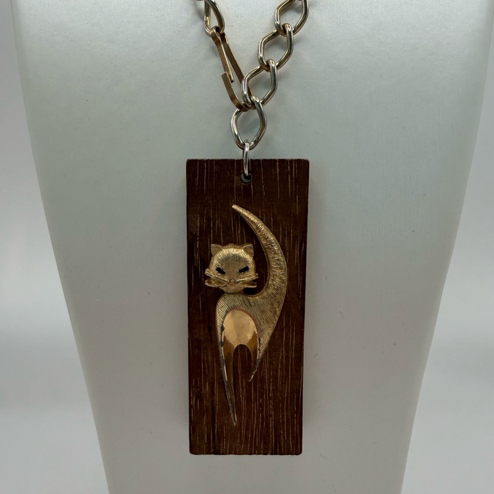 Vintage Wood Panel Mid Century Cat Necklace